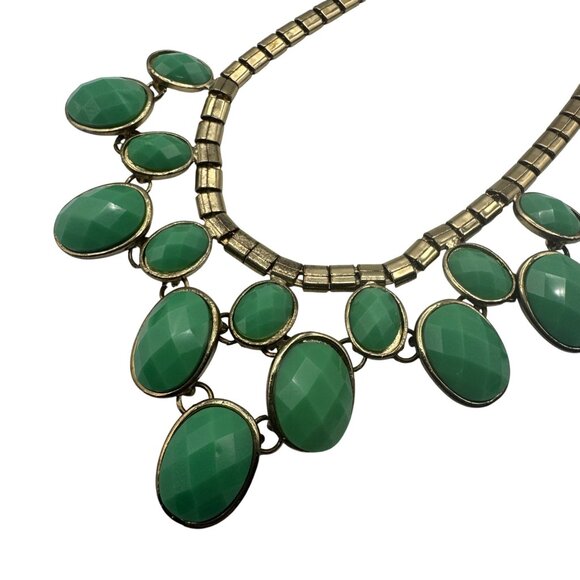 Gold Tone Statement Necklace Green Faceted Acrylic Stones Bib Design - Picture 7 of 9